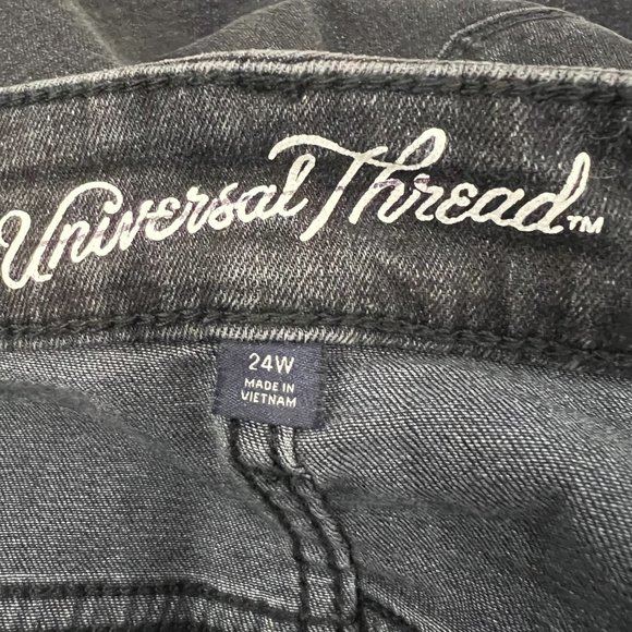 Universal Thread Midi Shorts Denim Raw Hem Distressed Black Wash Plus Size 24W - Picture 6 of 6